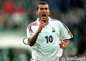 Zidane en bleu pendant l'Euro 2000