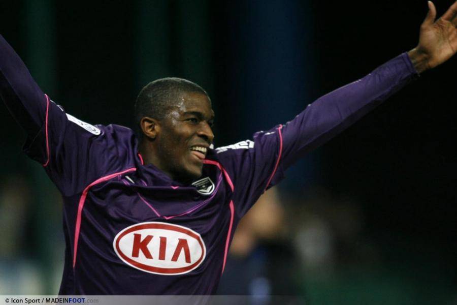 Modeste buteur