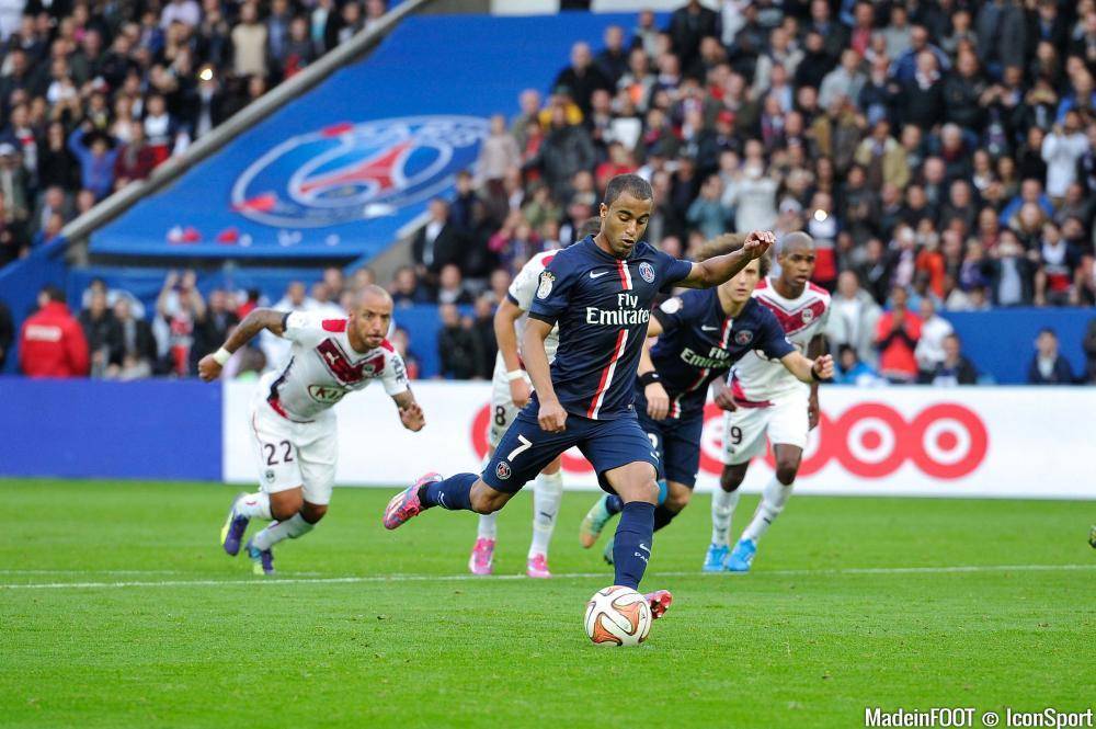 Lucas devrait débuter sur l'aile gauche parisienne.