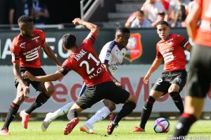 François Kamano (Girondins) s'éloigne de l'AS Monaco.