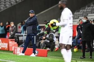 Gasset sur le banc