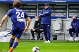 Gasset sur le banc