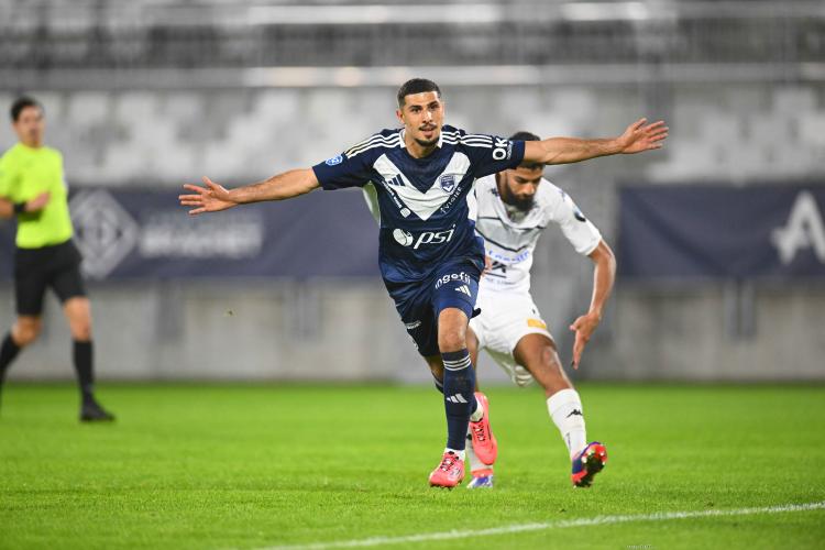 National 2 - Les Girondins de Bordeaux l'emportent... mais perdent Andy Carroll sur blessure